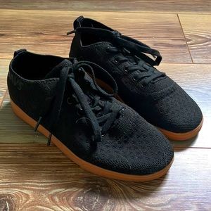 Suavs black shoes size 7